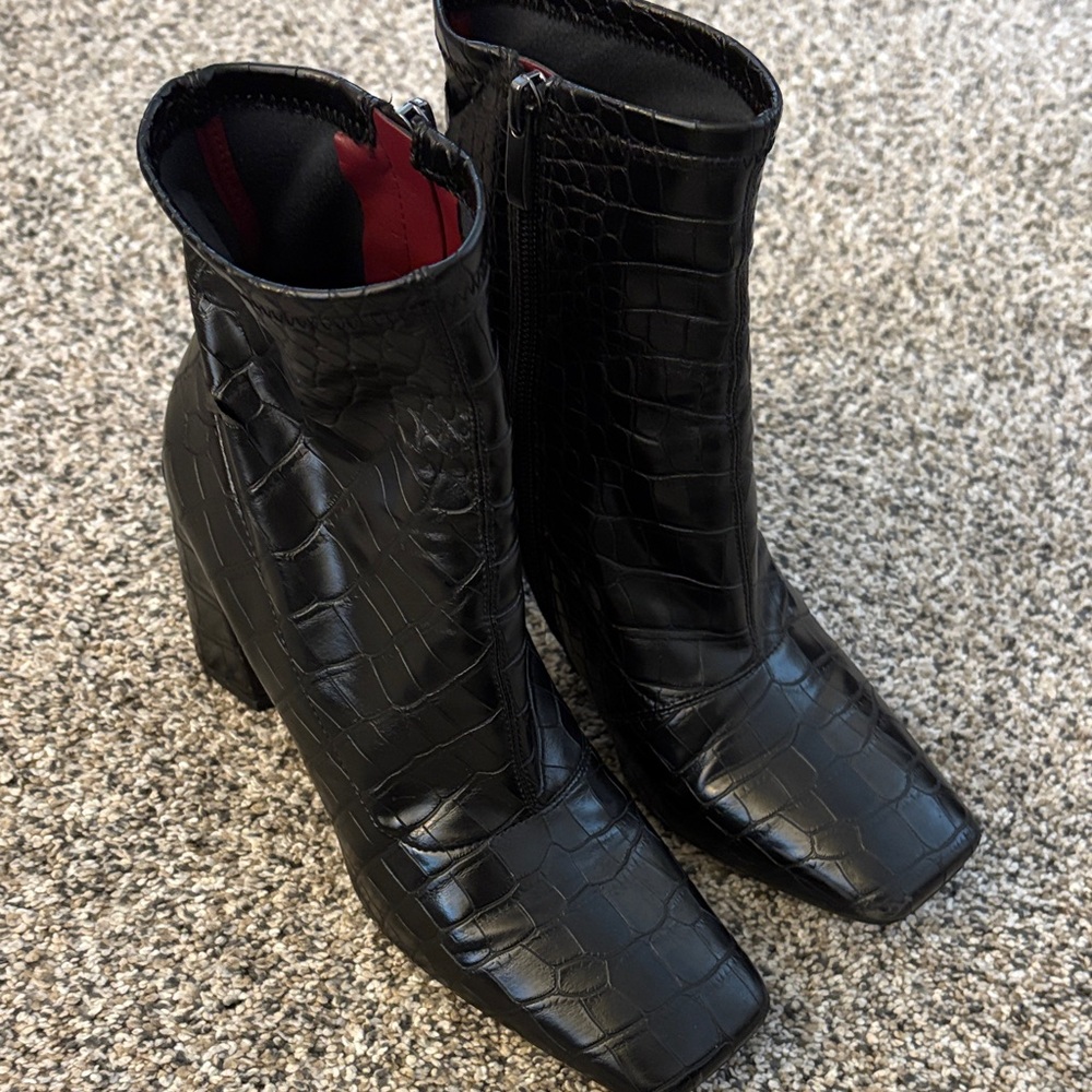 Franco Sarto Black Croc-Patterned Heeled Boots